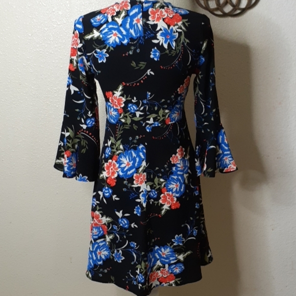 LULUS  STUNNING  DRESS - Picture 3 of 7